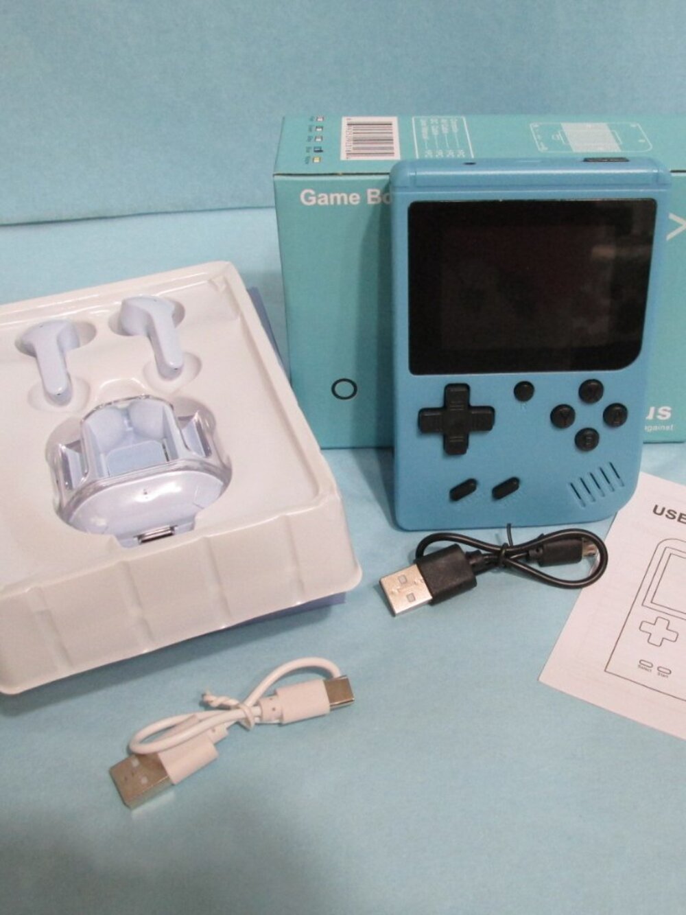 A792-NEW 400 Game Retro Plus Console & Ultrapod Earbuds with Battery and USB